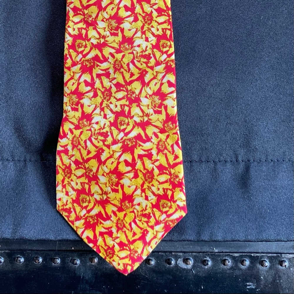 Yellow and gold Andre Claude Canova French silk tie